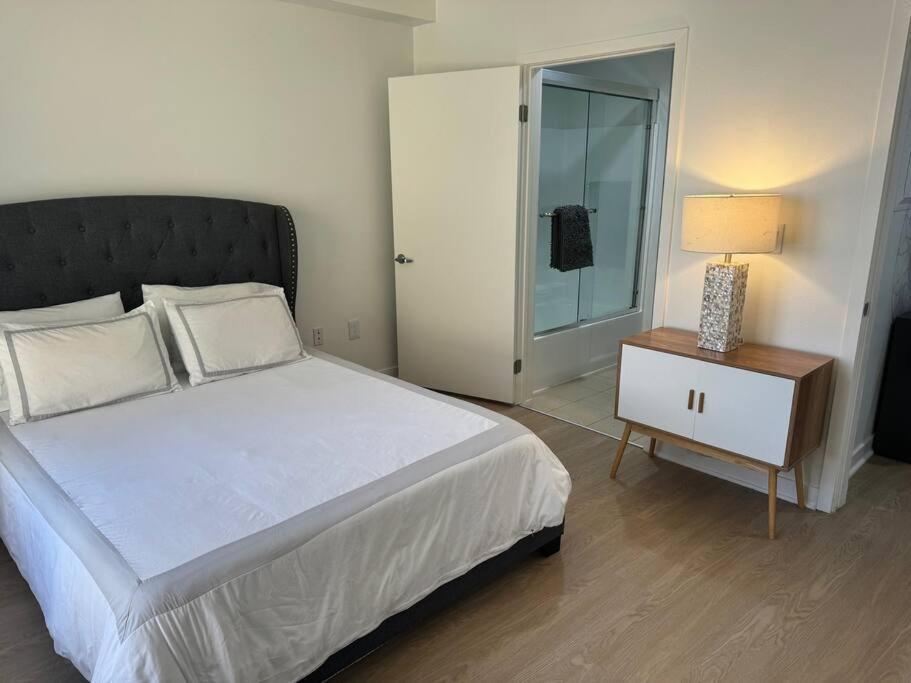 The Carlton- Modern-luxury 2 Master In Hrt Of Sm Steps To Ocean Ave Appartement *